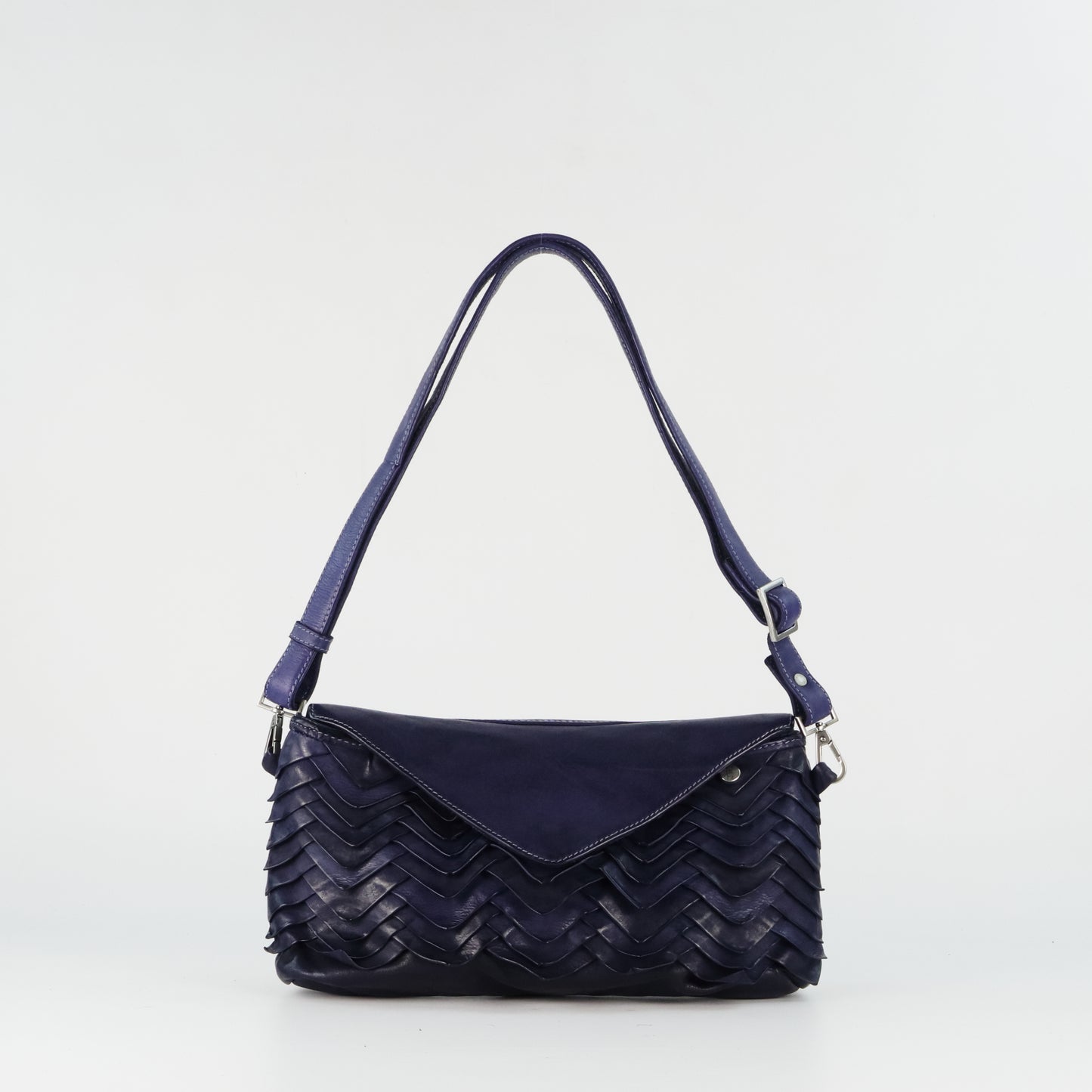 VIVIENNE MANIS VIOLET