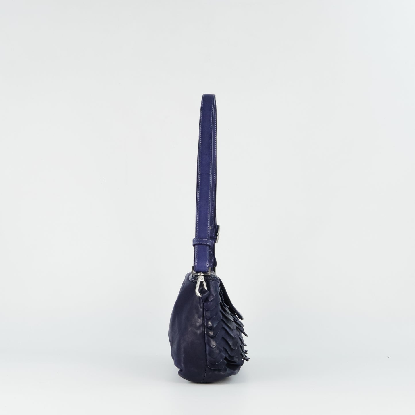 VIVIENNE MANIS VIOLET