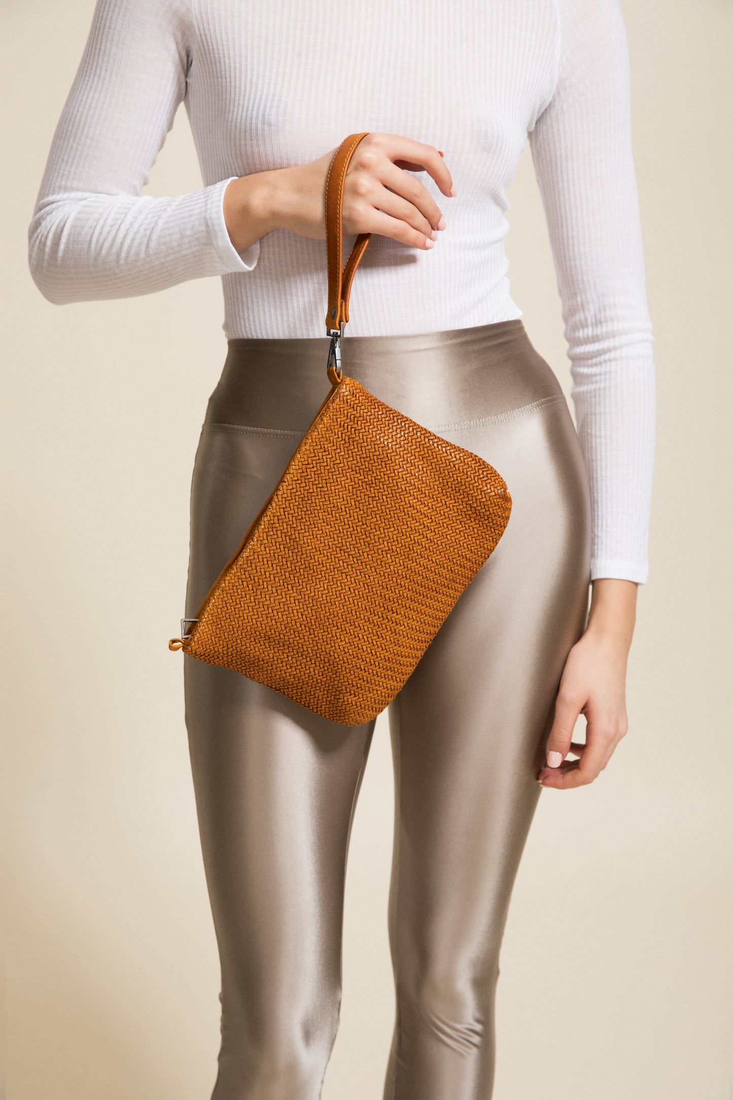 Diletta Mesh shoulder bag in stone-colored leather