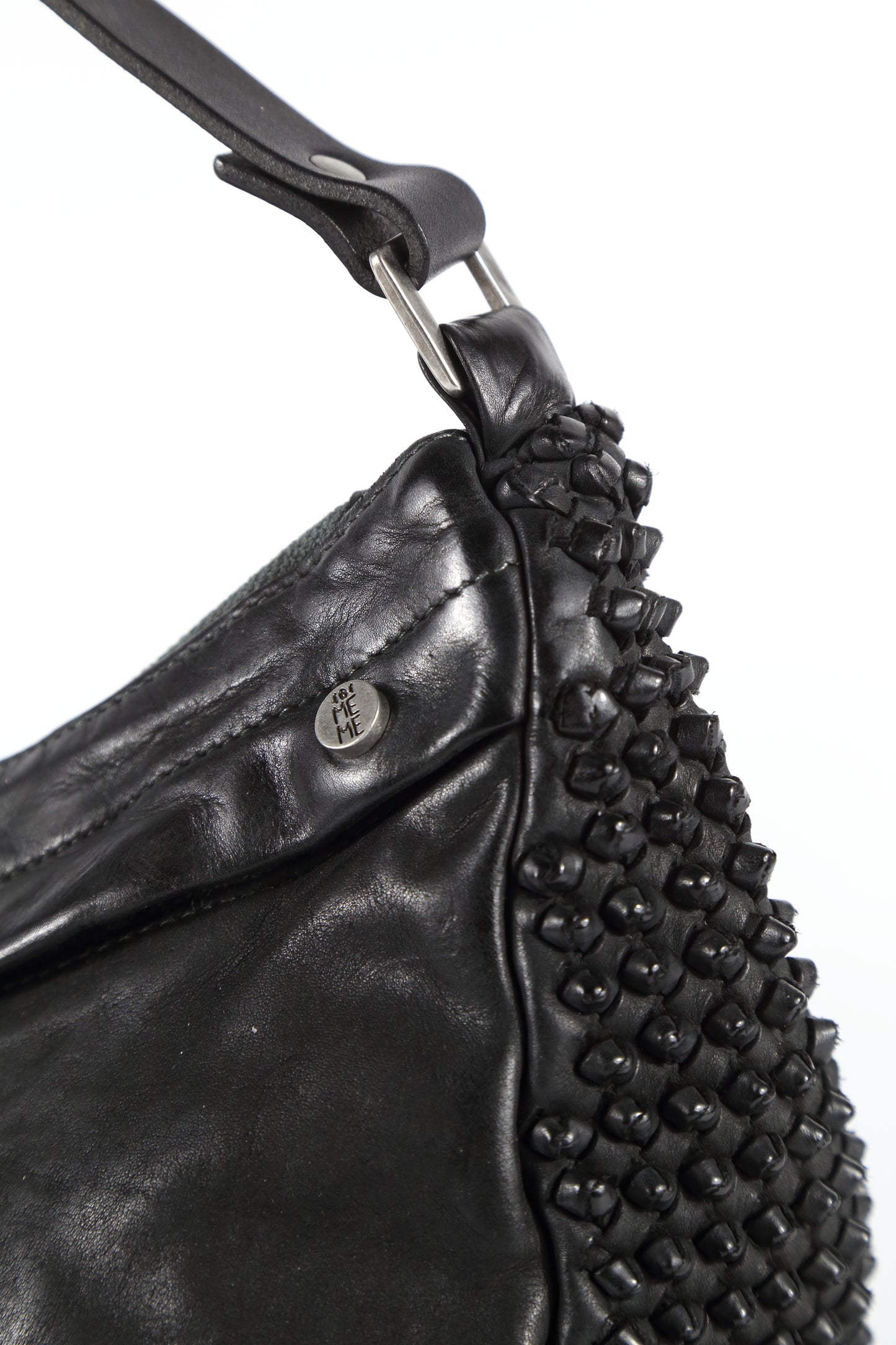 Shopper Chicca stud in pelle nera