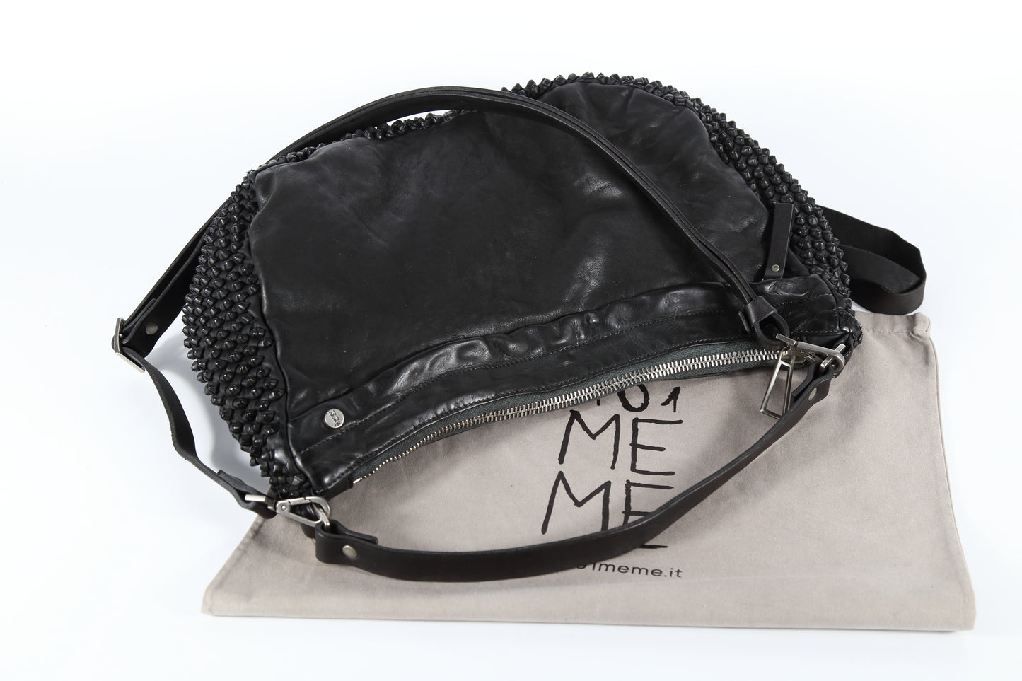 Shopper Chicca stud in pelle nera