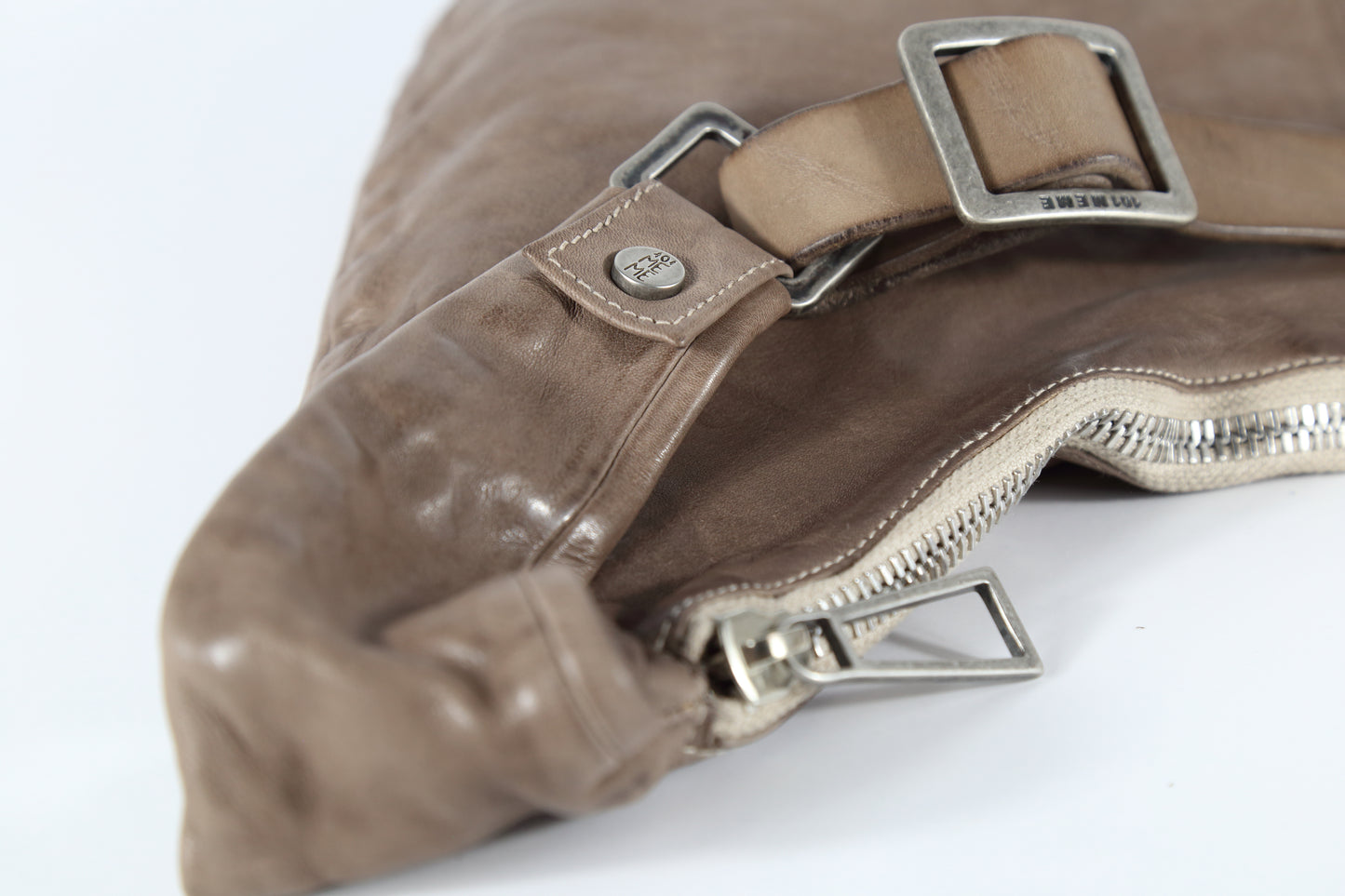 Cross body Nikita in pelle colore taupe