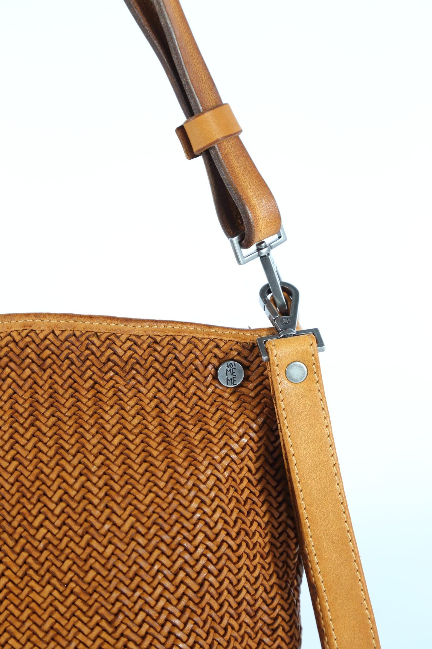 Lola Mesh leather clutch in terracotta