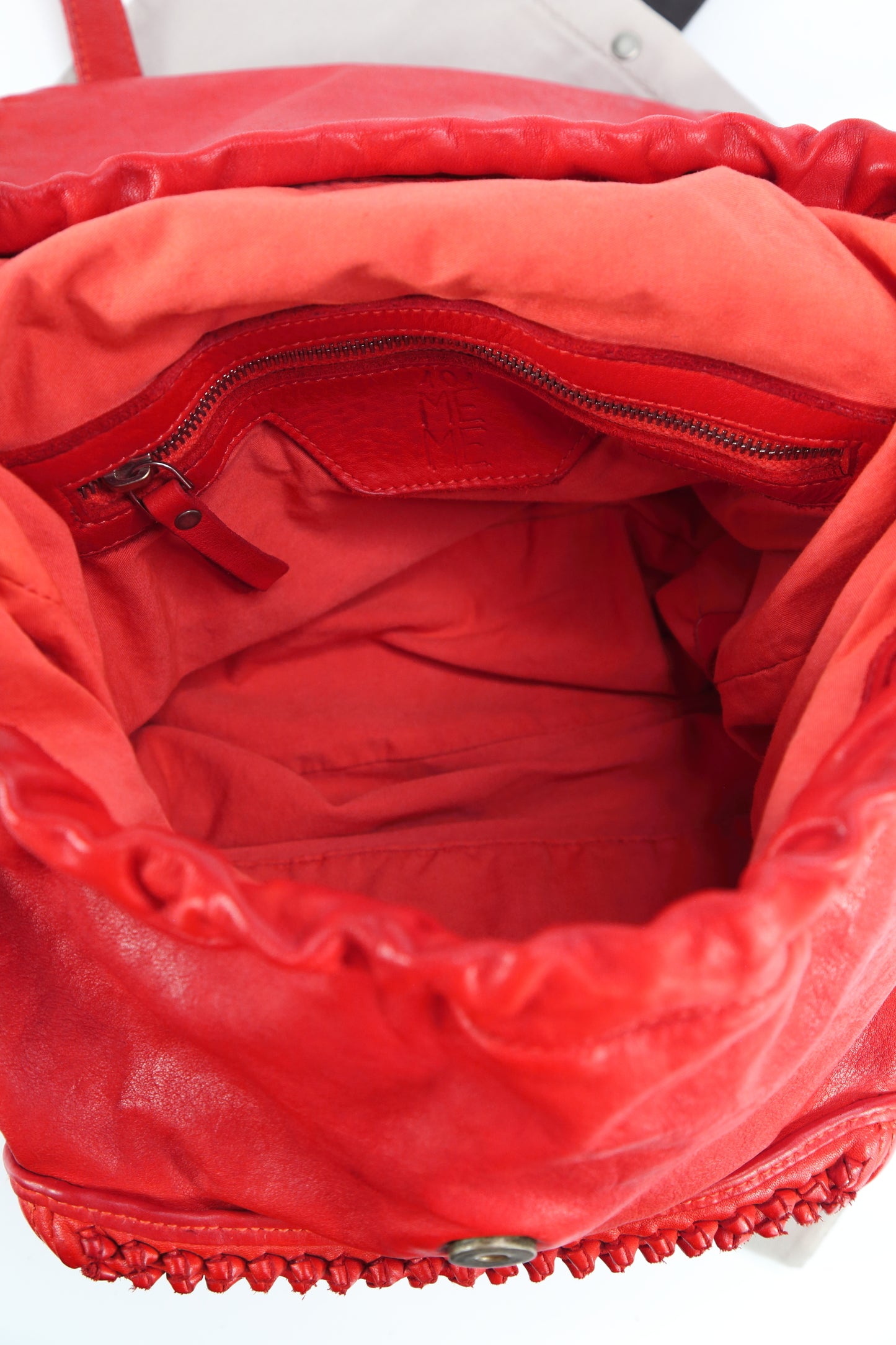 Zaino Nora stud in pelle rosso led