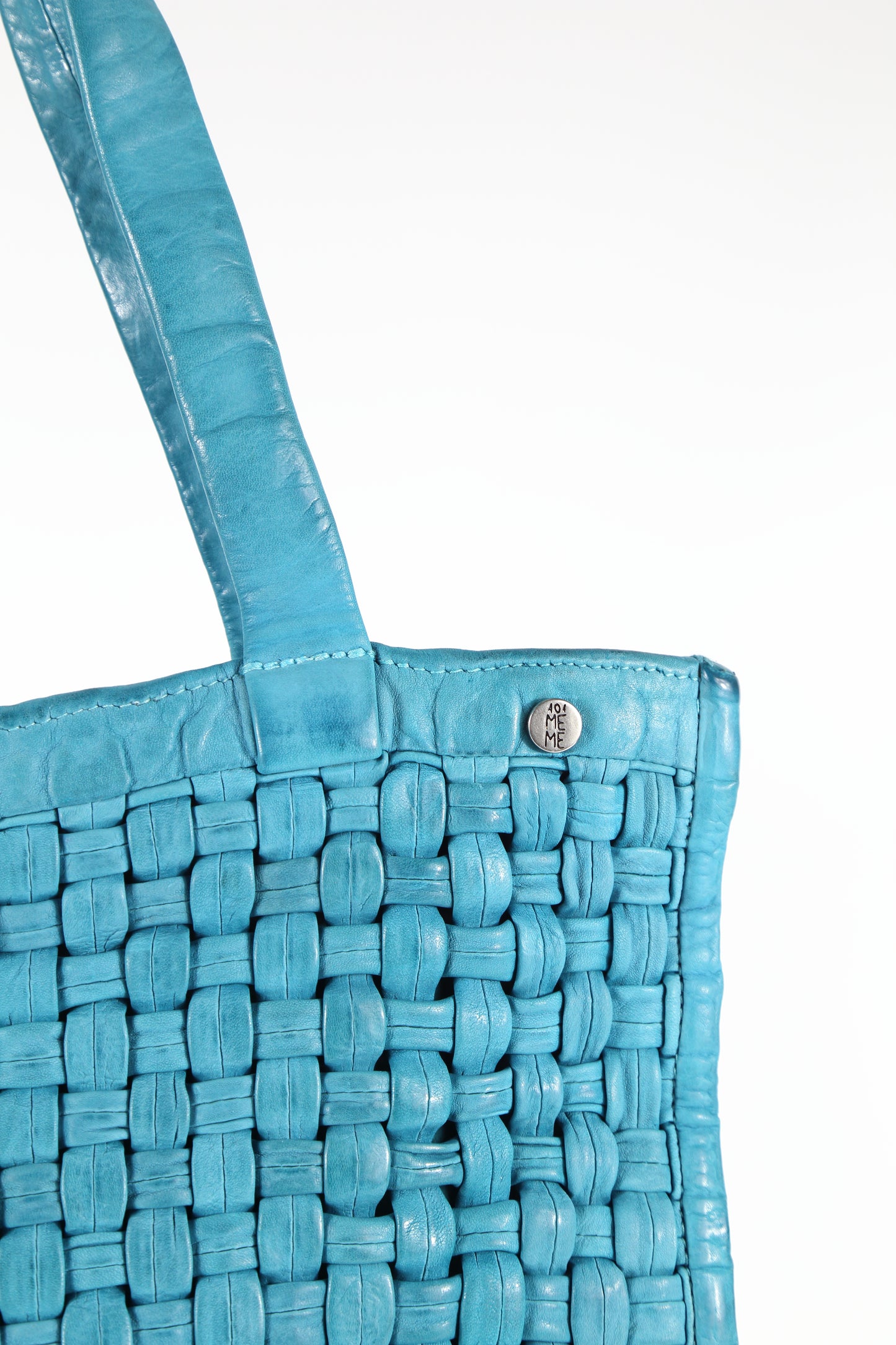 Nina Tube leather shopper bag in Lake.