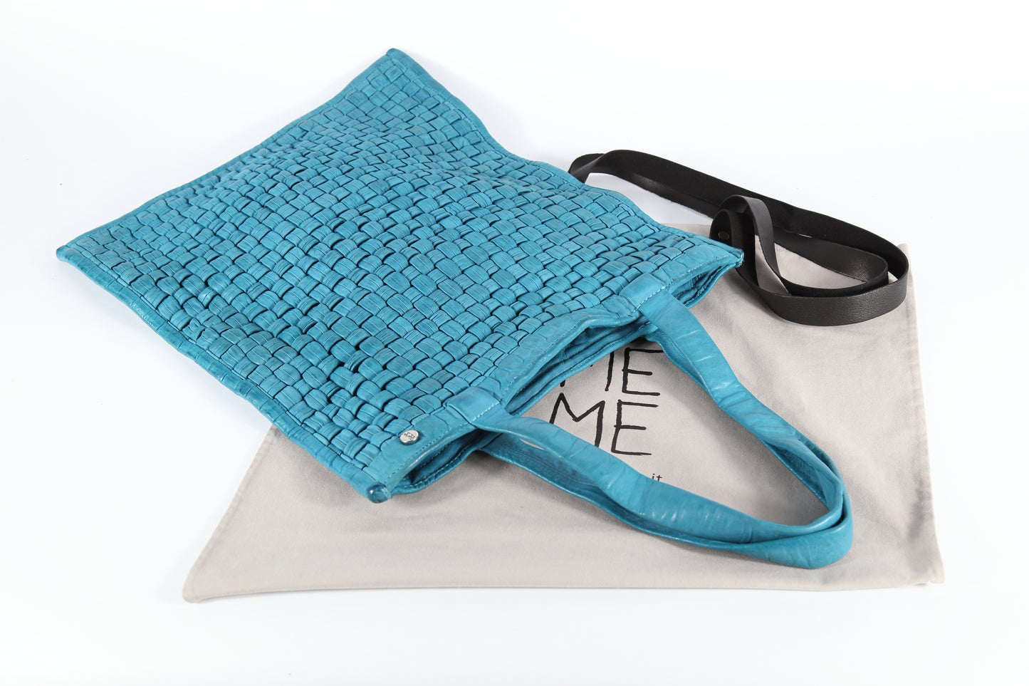 Nina Tube leather shopper bag in Lake.