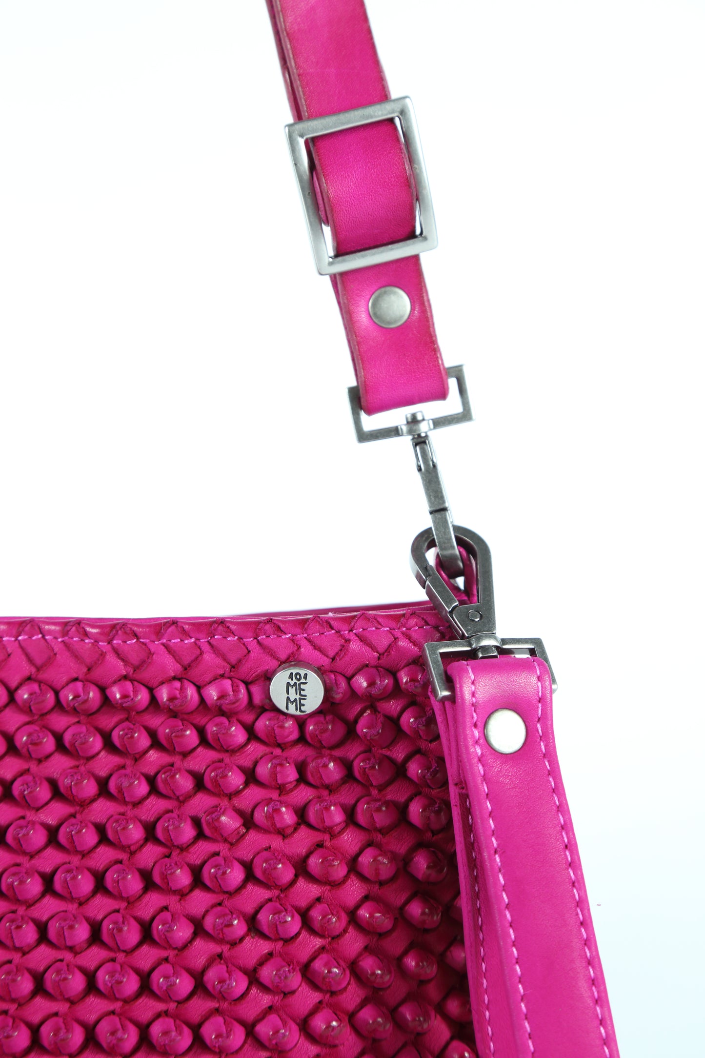 Diletta Stud shoulder bag in fuchsia leather