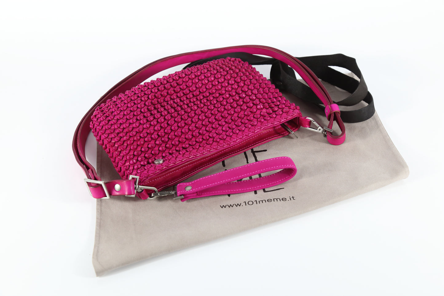 Diletta Stud shoulder bag in fuchsia leather