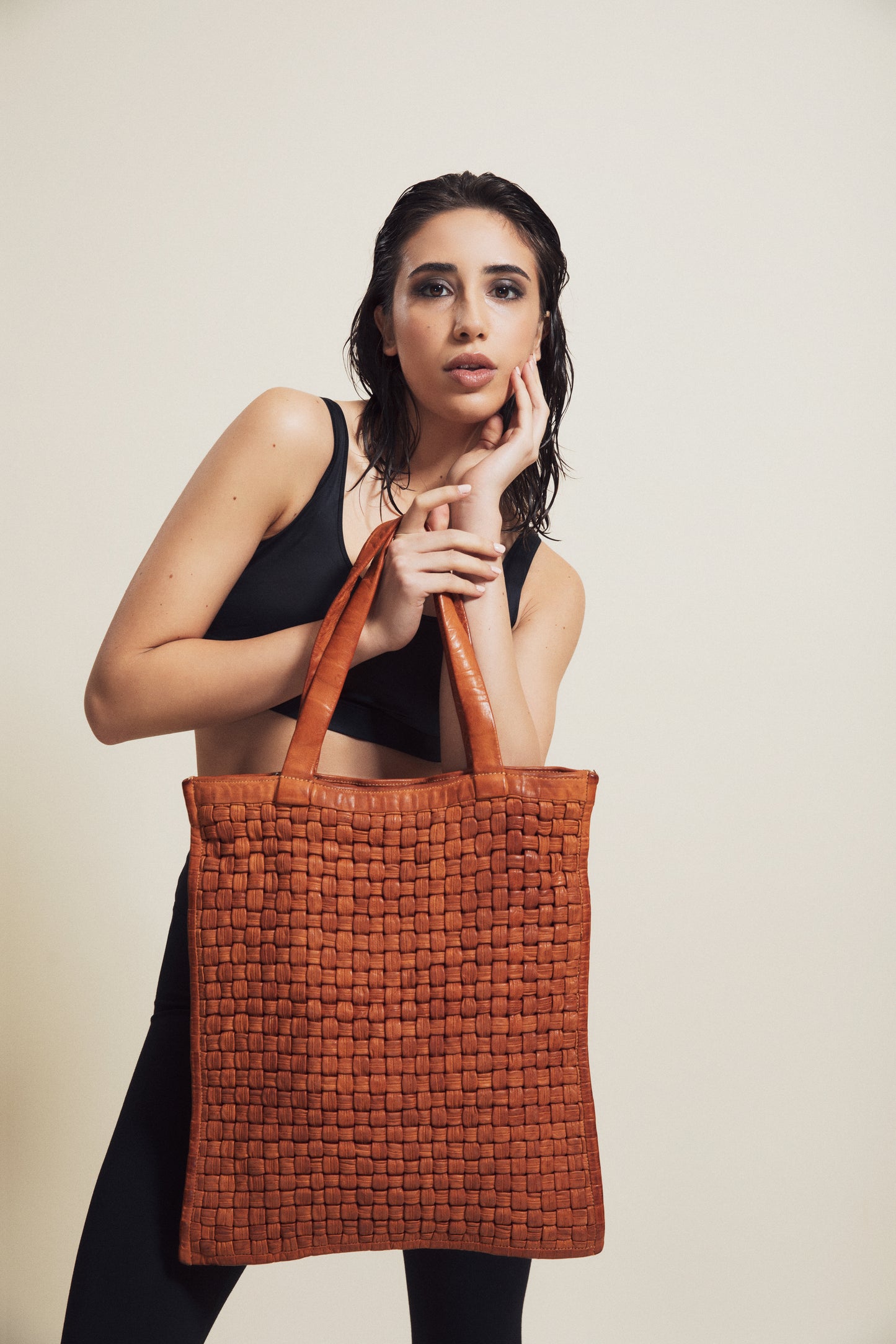 Shopper Nina tube in pelle colore grano